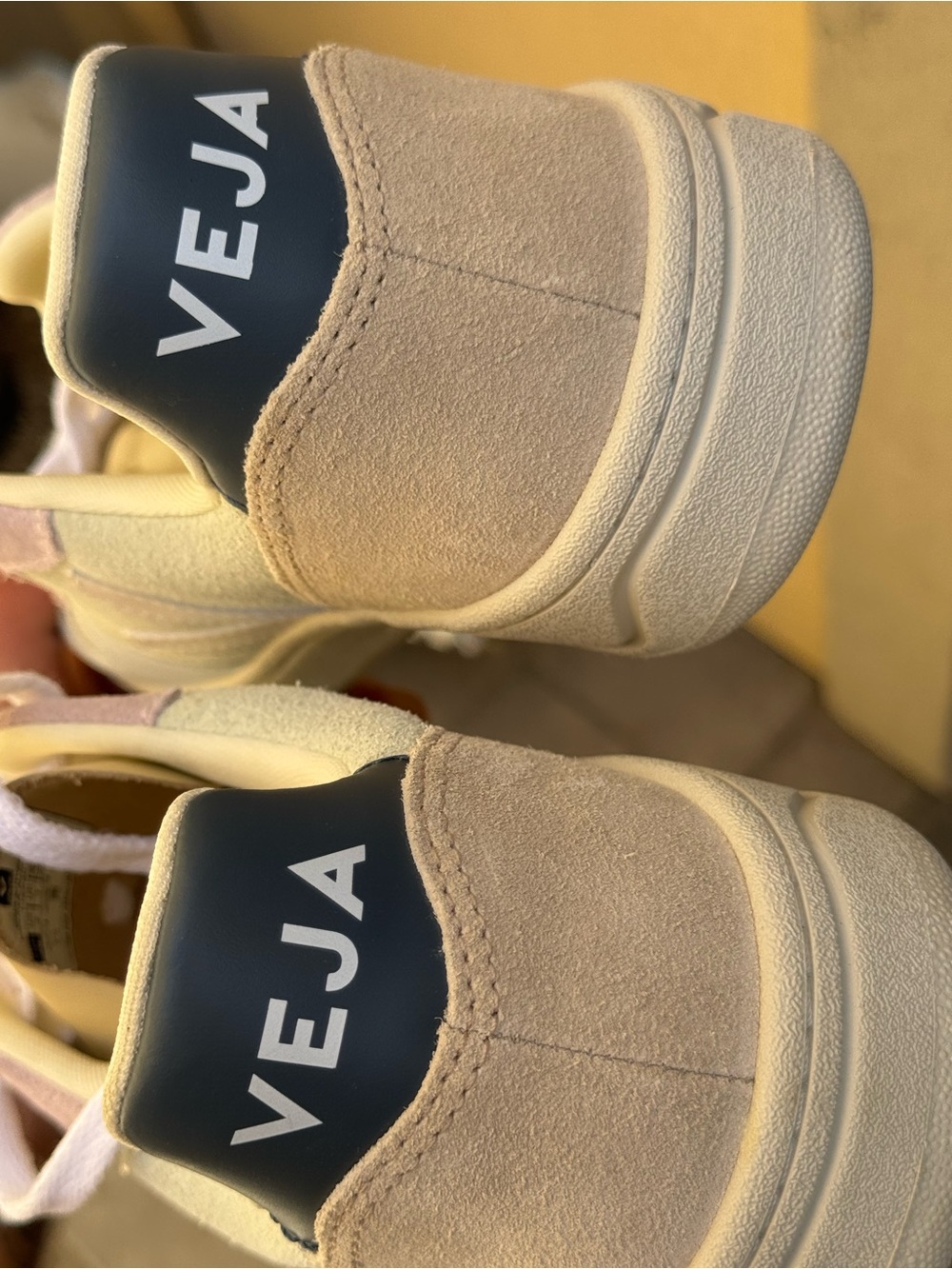 VEJA Women’s Low-Top Casual Sneakers in Light Pink and Cream - Picture 4 of 5